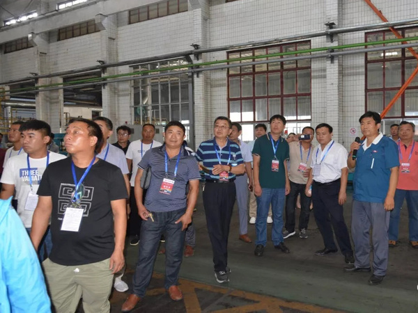 社会公众在德赢集团科普基地生产车间旅行学习